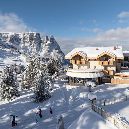 Hotel Rosa Eco Alpine Spa อัลเป ดิ ซิวซี ภายนอก รูปภาพ