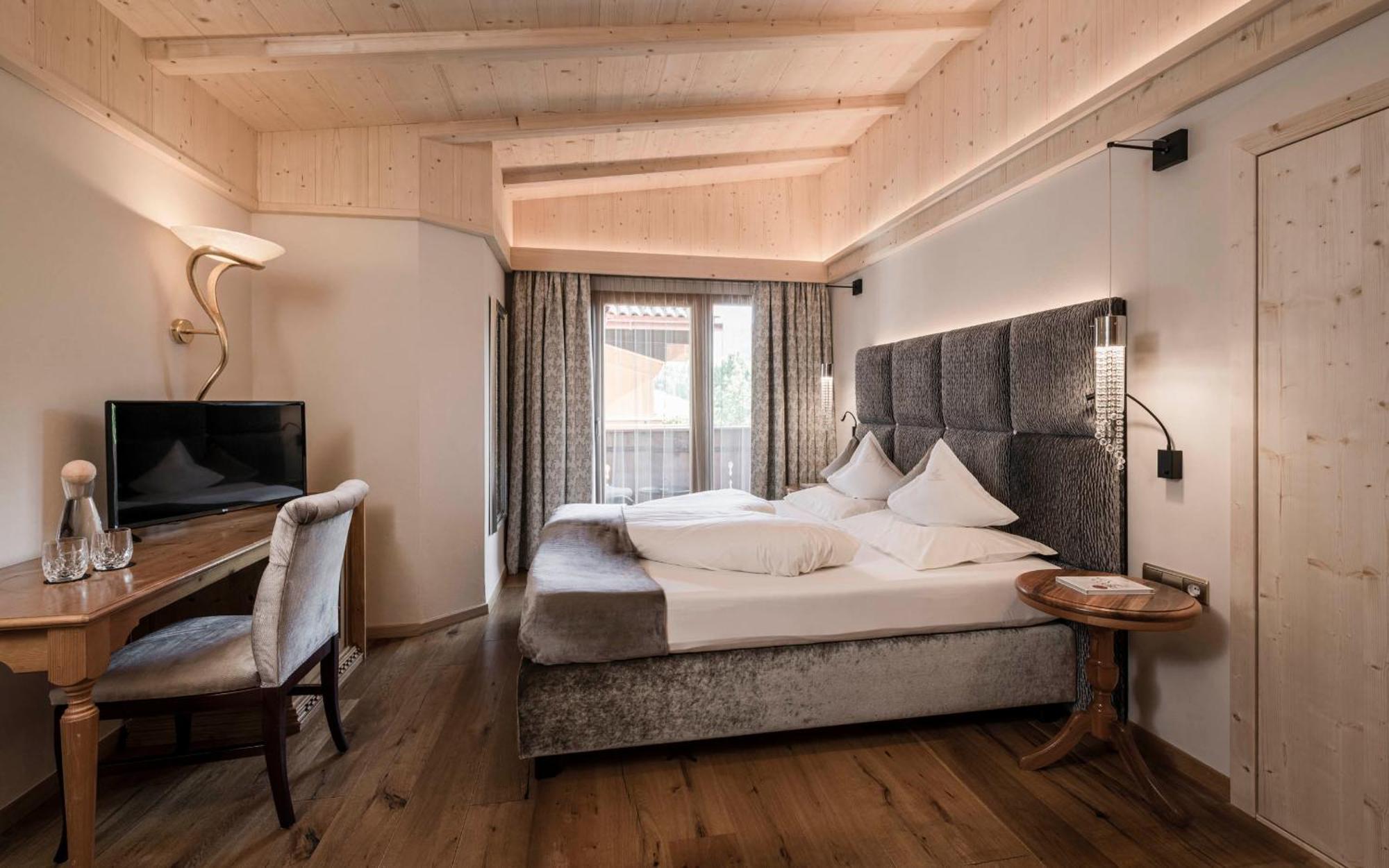 Hotel Rosa Eco Alpine Spa อัลเป ดิ ซิวซี ภายนอก รูปภาพ
