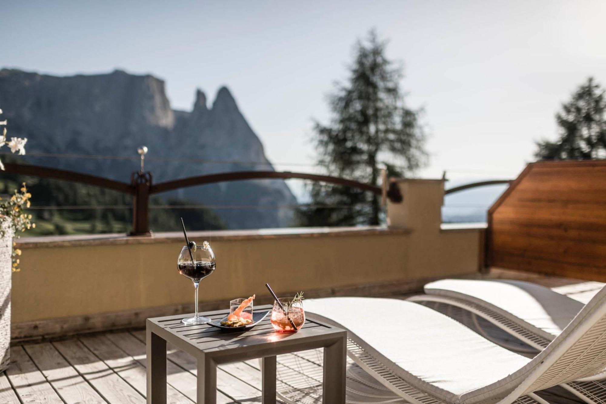 Hotel Rosa Eco Alpine Spa อัลเป ดิ ซิวซี ภายนอก รูปภาพ