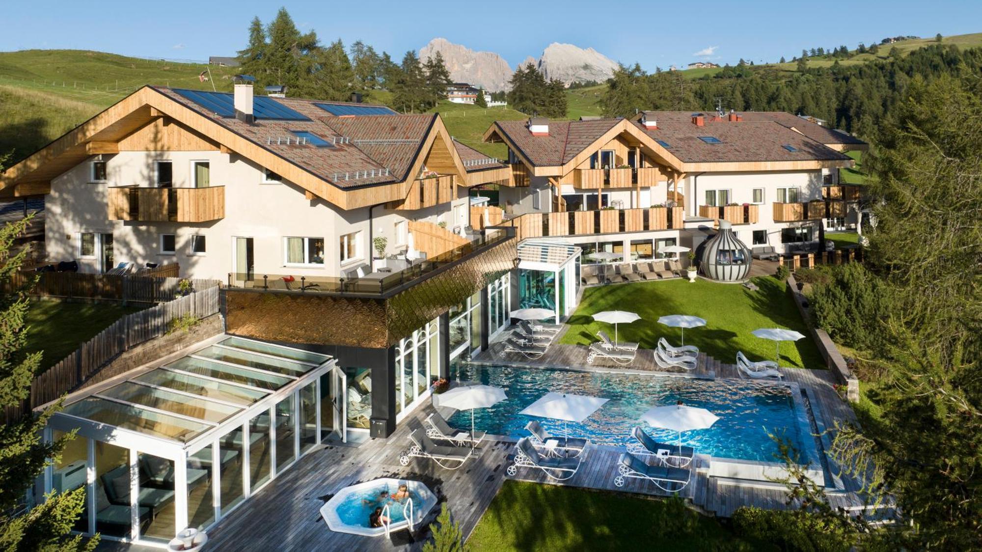Hotel Rosa Eco Alpine Spa อัลเป ดิ ซิวซี ภายนอก รูปภาพ