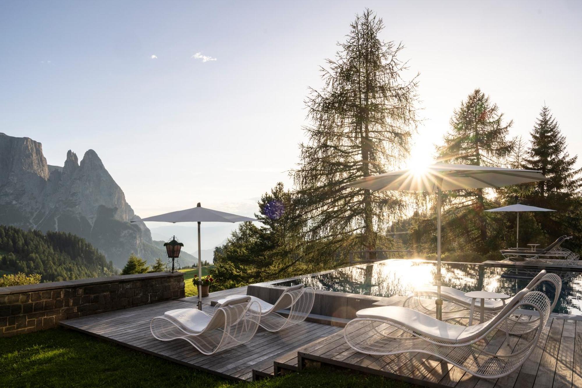 Hotel Rosa Eco Alpine Spa อัลเป ดิ ซิวซี ภายนอก รูปภาพ