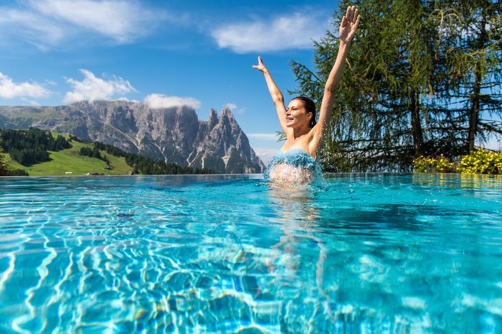 Hotel Rosa Eco Alpine Spa อัลเป ดิ ซิวซี ภายนอก รูปภาพ