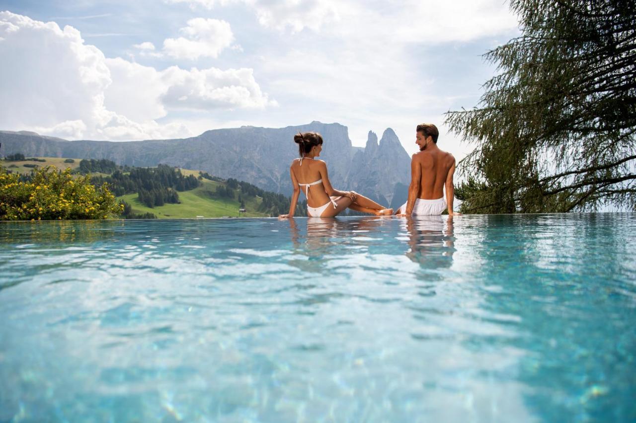 Hotel Rosa Eco Alpine Spa อัลเป ดิ ซิวซี ภายนอก รูปภาพ